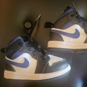 Jordan Mid black and blue